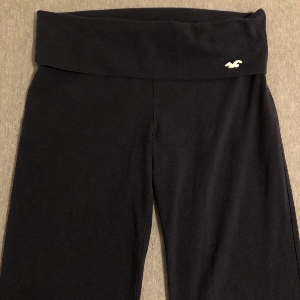 navy blue hollister yoga pants